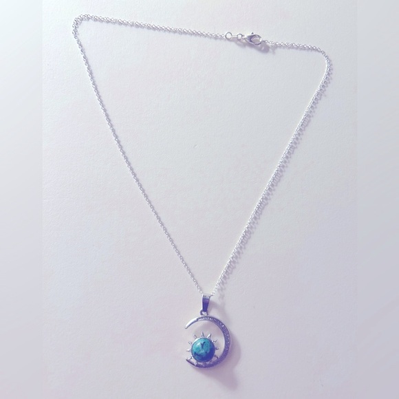 NWOT Necklace Green Zoisite stone Sun, Crescent Moon, silvertone chain 18” - Picture 3 of 4